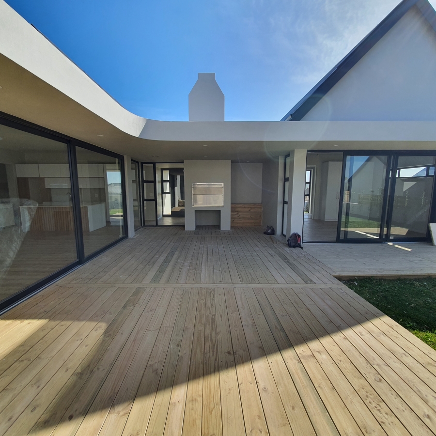 4 Bedroom Property for Sale in Baron View Western Cape